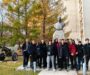Старшеклассники проходят военные учебные сборы.